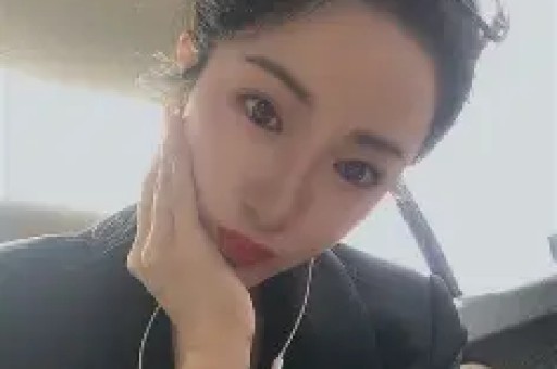 炸裂！司晓迪凌晨甩黑色吊带美照评论区从吃瓜到吐槽吵翻了天